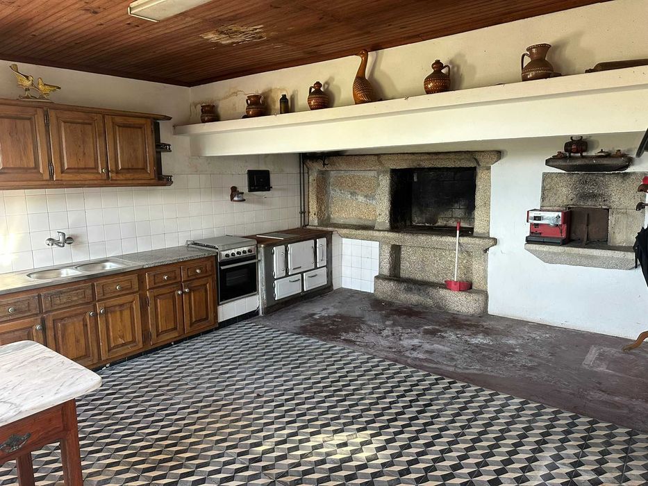 Quinta rústica 578m²,  Negreiros Barcelos (lote2400m2 de construção)