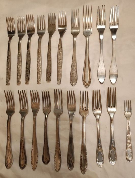 Тарелки, вазы, ложки,вилки,стаканы,рюмки ,блюдо,,салатница,  графин