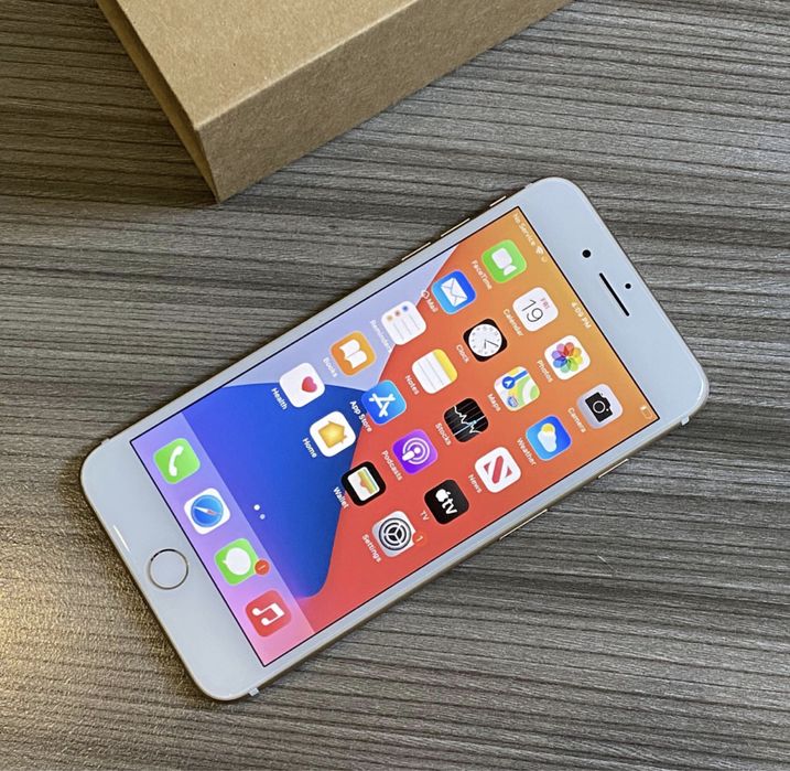 iPhone 7+ GOLD 128GB гарний стан