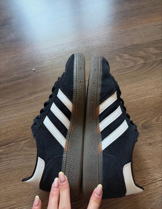 Adidas spezial.