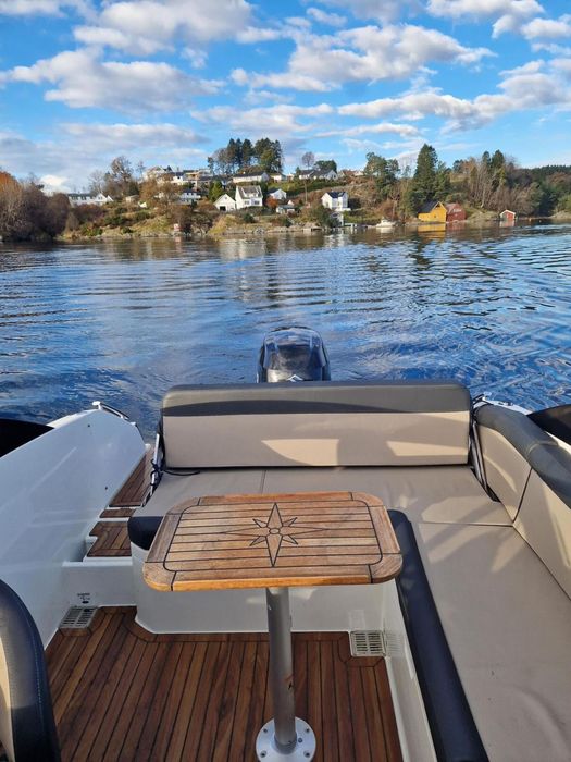 Łodz Motorowa Askelladen C61 Bowrider Motorówka