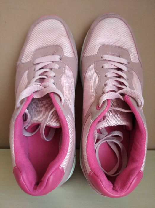 Buty sportowe damskie - wyprzedaż szafy