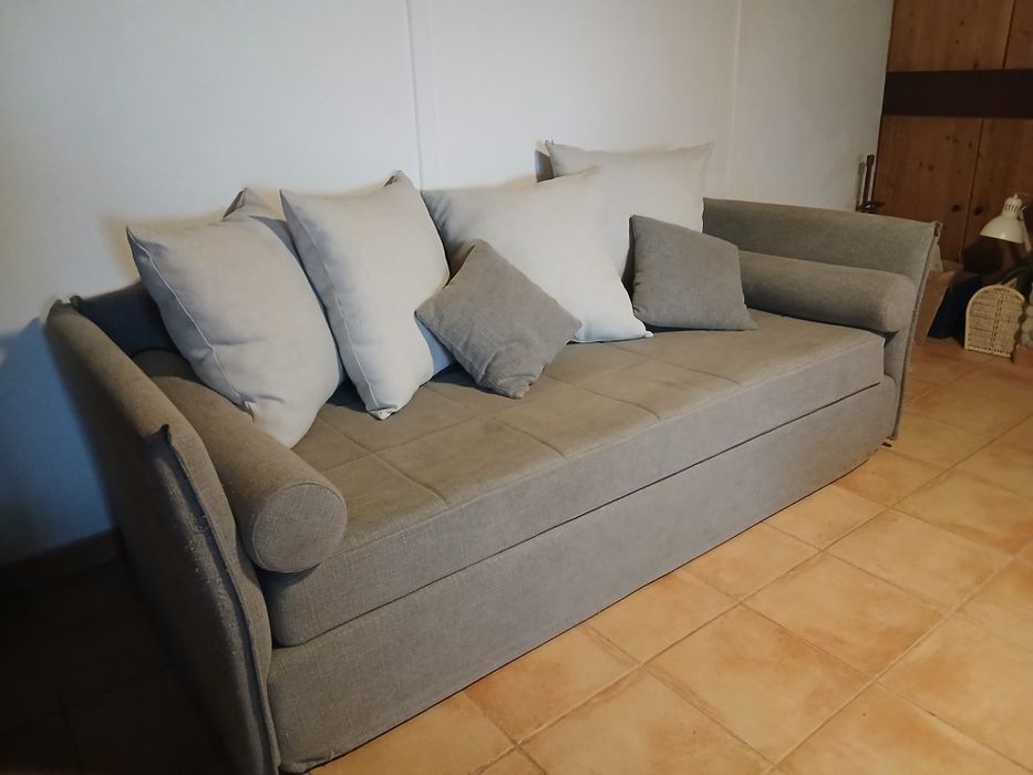 Sofa cinzento 3 lugares com Almofadas