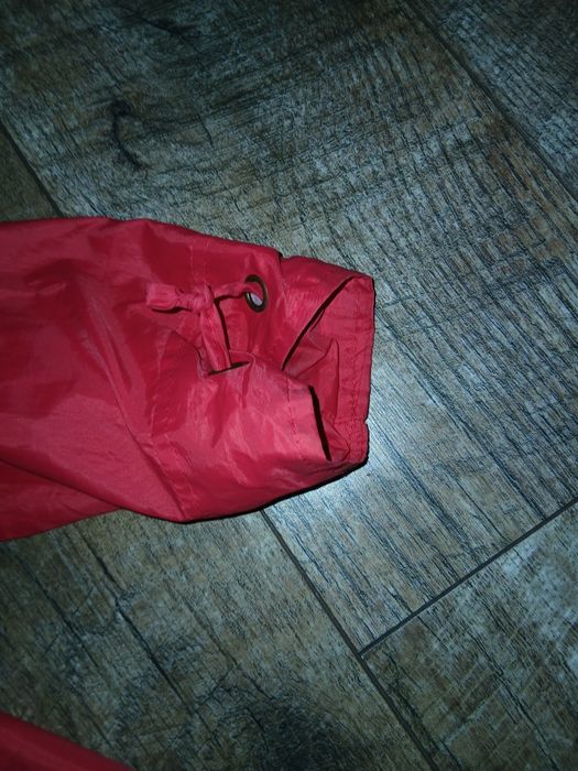 Вітровка розмір десь 48