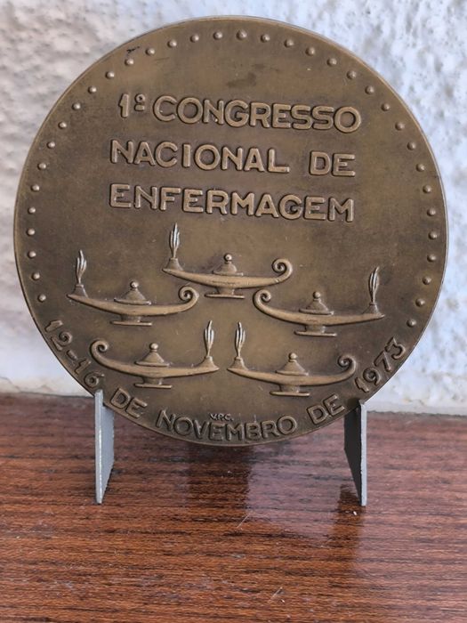Medalha em Bronze comemorativa do 1º Congresso Nacional de Enfermagem, 12 a 16Novembro de 1973