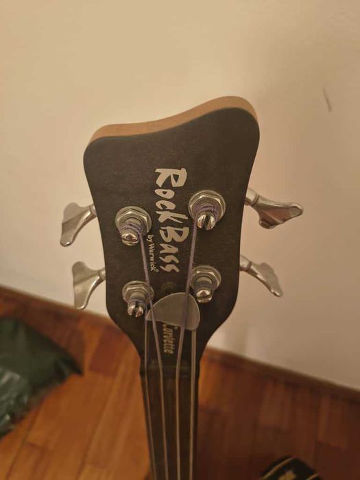 Baixo ativo Warwick Rockbass Corvette fretless para canhotos