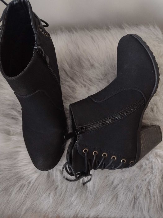 Czarne Botki z wiązaniem 38 39