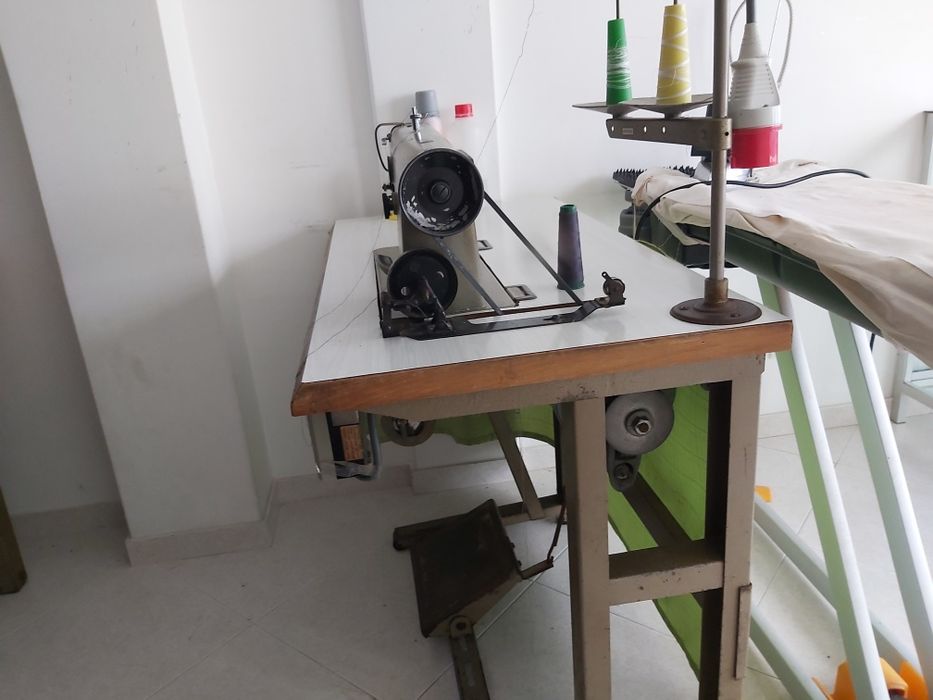 Máquinas de Costura industriais e material de retrosaria