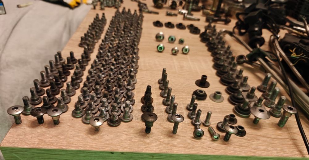 Sruby do owiewek honda oryginalne