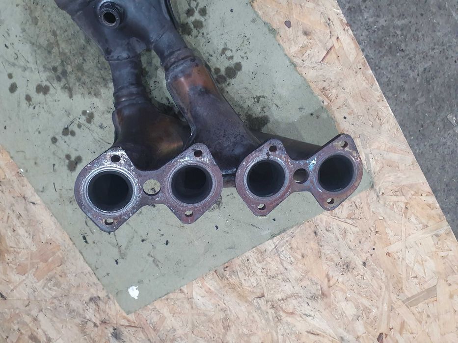 Kolektor wydechowy katalizator Mercedes C180 w203 c klasa KT0242