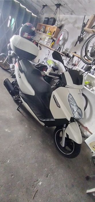 Honda CB 500c.c,/Aceito retoma,/ Scooter X7 Evo 300cc Branca