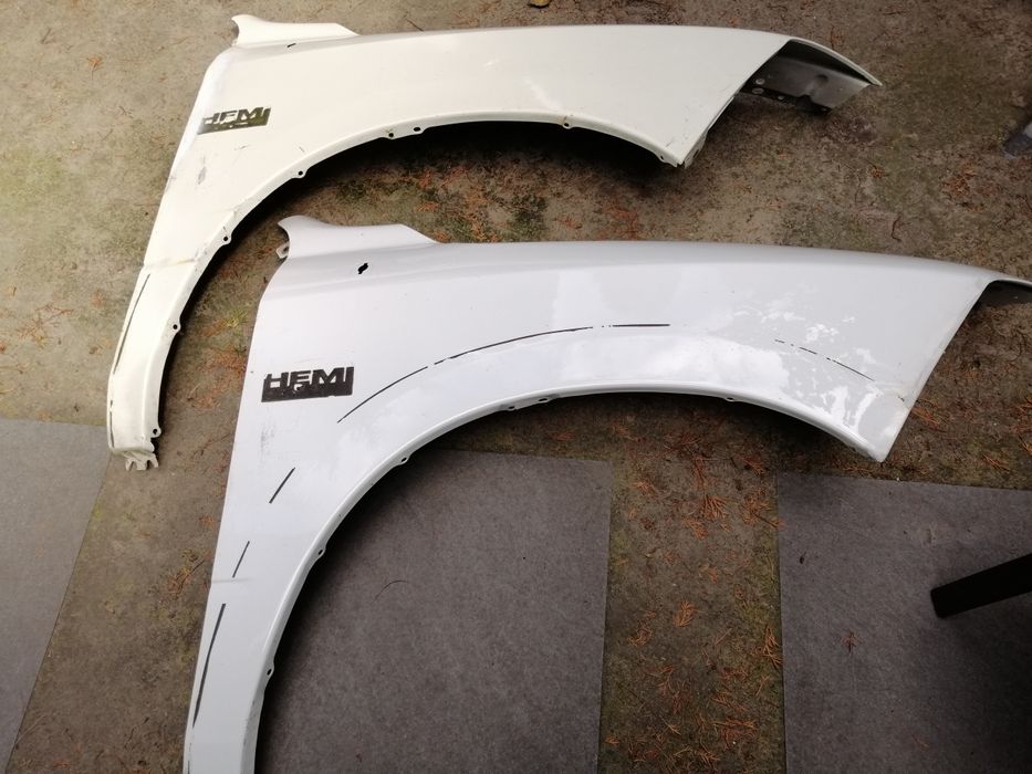 Dodge Ram błotnik prawy belka fartuch