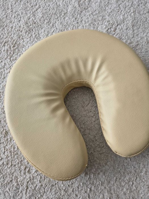 Zagłówek do łóżka do masażu