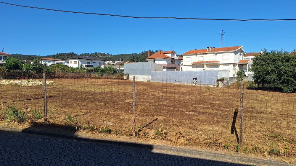 Terreno p/ 5 moradias – Maia - 2378m2– 299.000 €