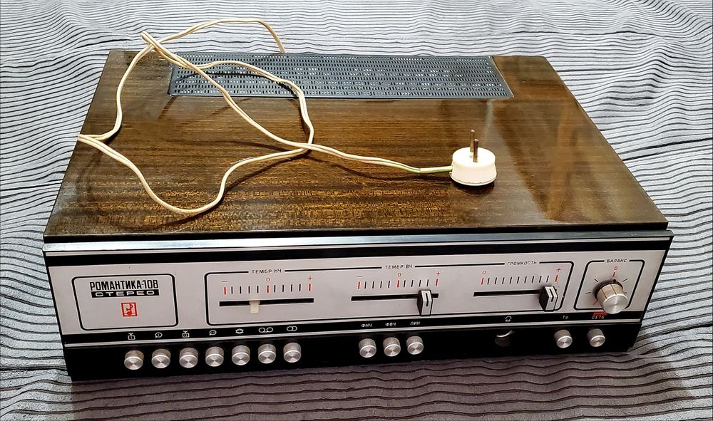 Советский усилитель Романтика 108 Стерео год 1974 ссср
