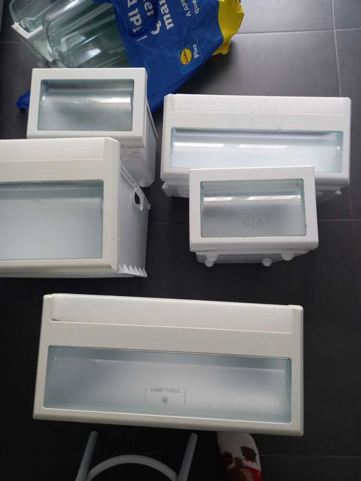 Peças interior Frigorífico combinado Hotpoint Ariston