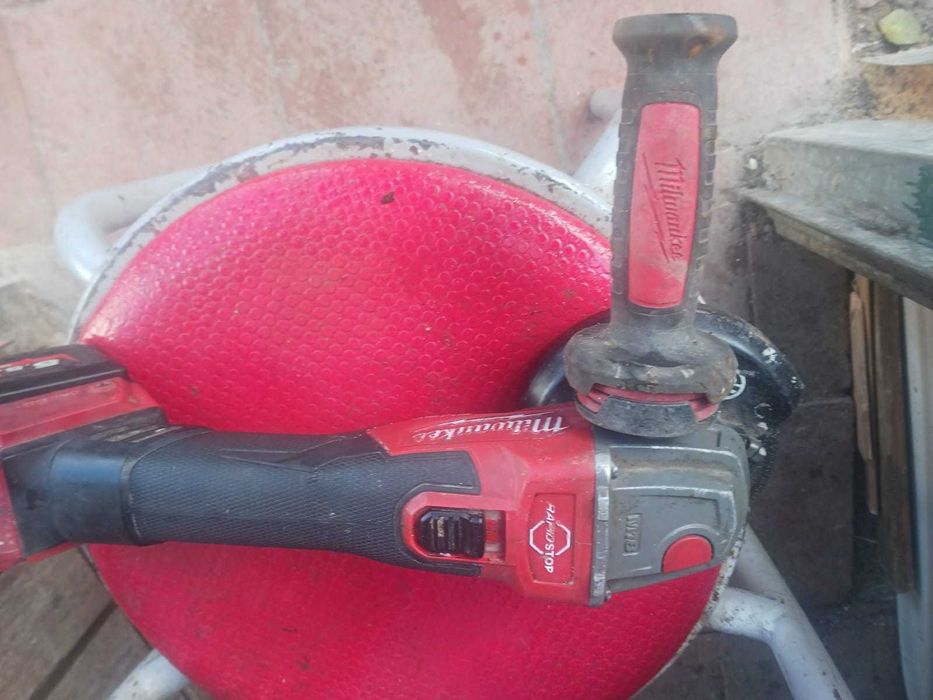 Rebarbaradora Milwaukee M18 125