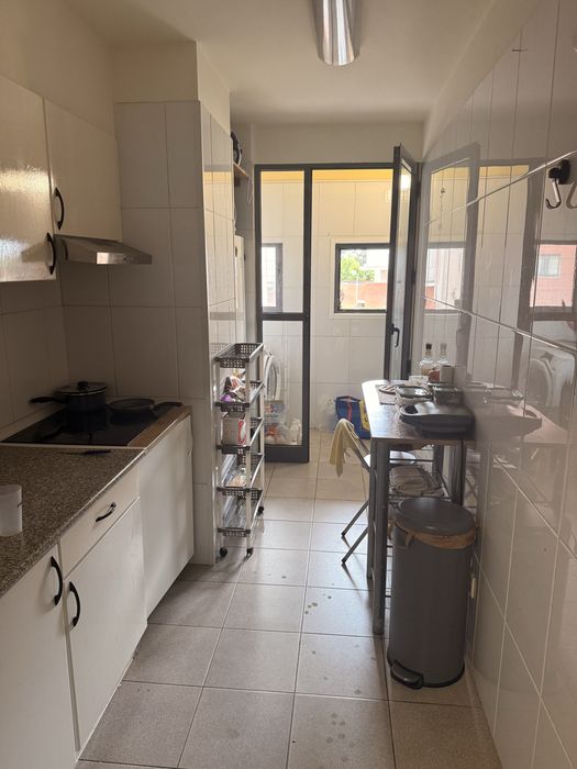 Arrenda-se quarto 450 tudo incluído