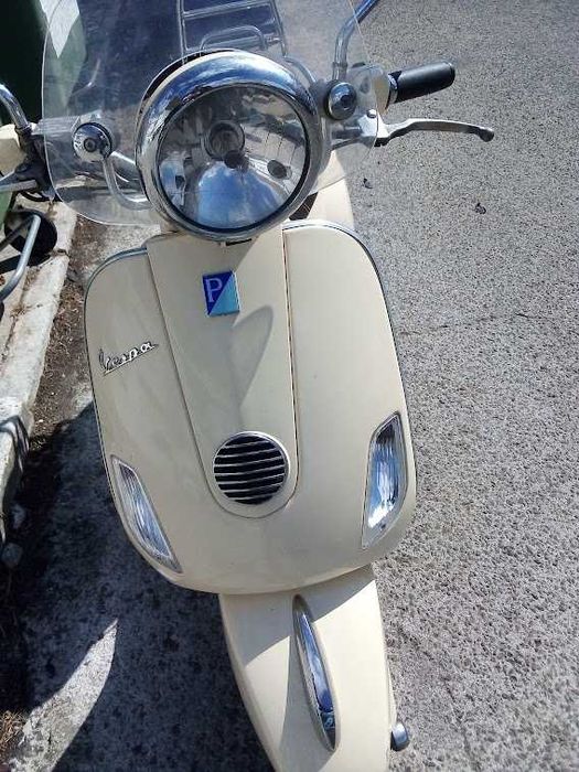 Vende-se Vespa Scootter 125