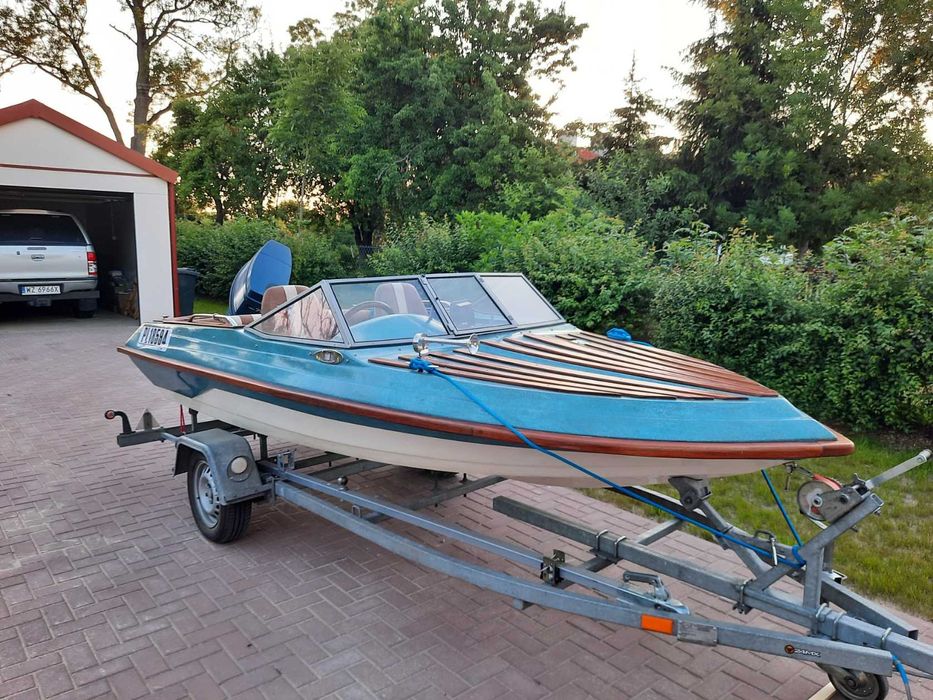 Łódź motorowa Glastron 420, 70KM Yamaha + przyczepa