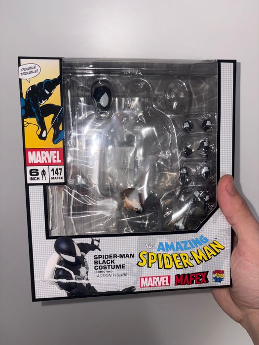 Figurka Mafex Spider-Mana w czarnym kostiumie