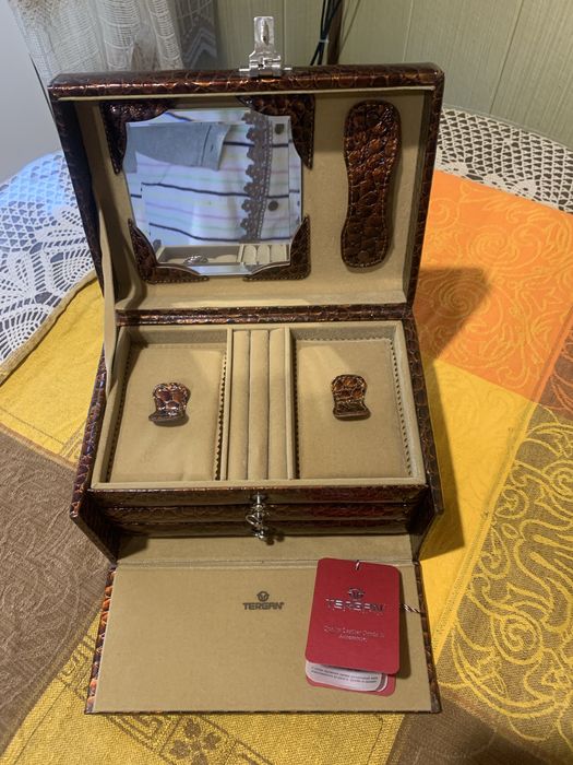 Винтажная шкатулка - саквояж для украшений бренд TERGANкожаная подарок