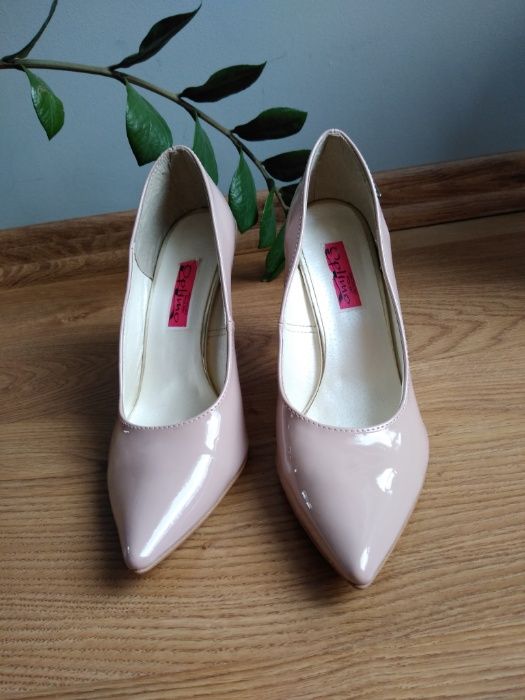 Szpilki pudrowy róż rozmiar 40