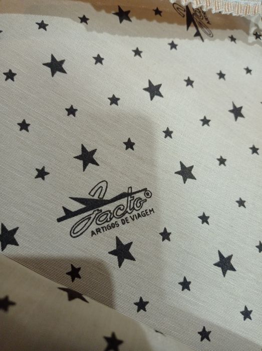 Mala antiga de viagem