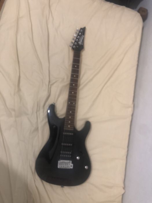 Guitarra Ibanez gio+ amplificado orange crush mini