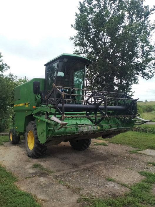 Комбайн John Deere 1144