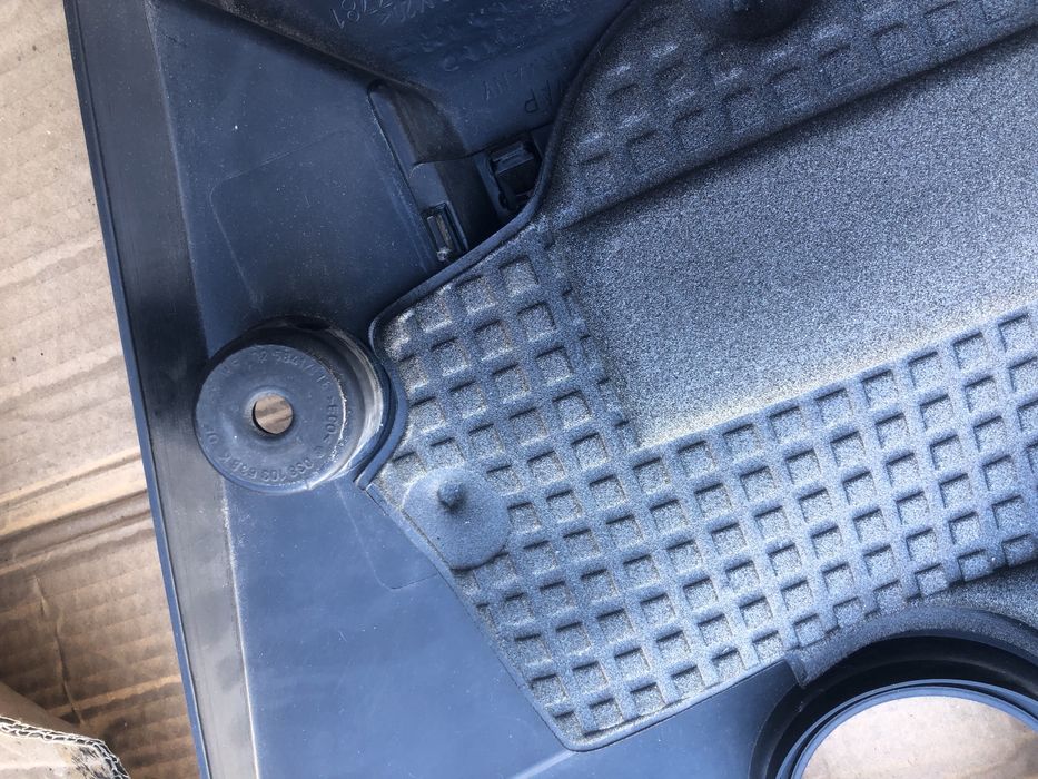 Продам крышку защитную на Volkswagen TDI