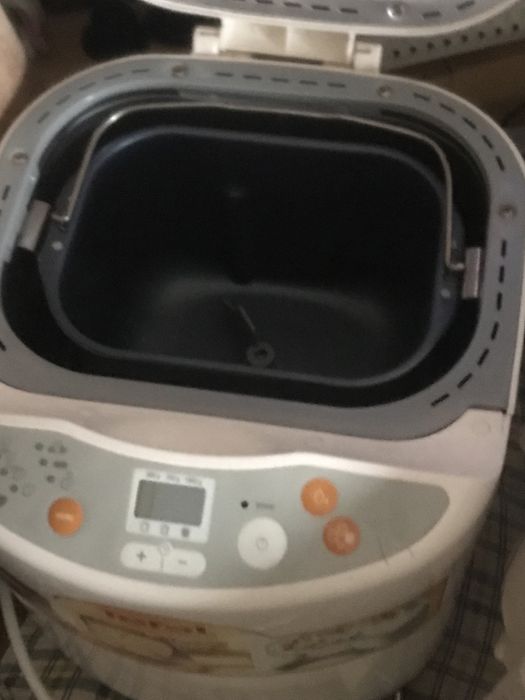 Maquina de pao e bolos