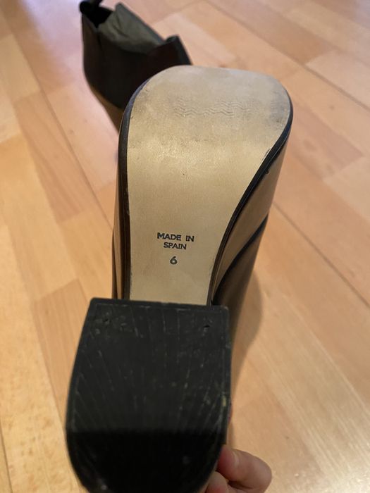 Botins pretos de pele novos tam 39 plataforma.