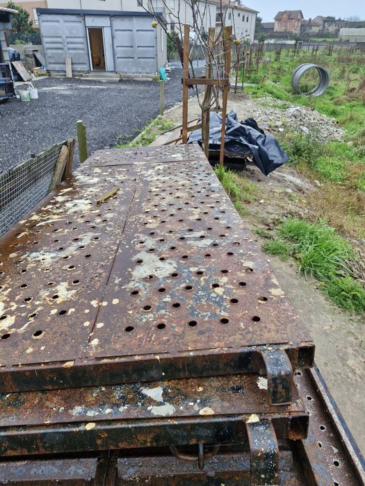 Andaime tipo espanhol usado praticamente novo.