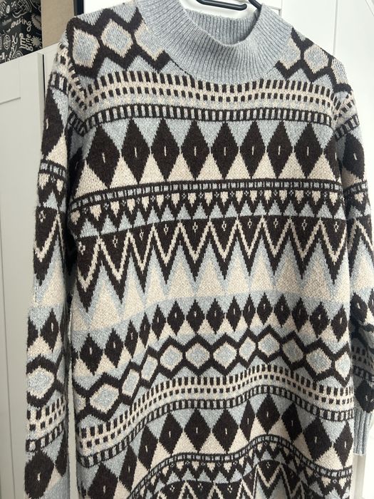 Ciepła sukienka swetrowa na zimę we wzór rozmiar S/M Warehouse