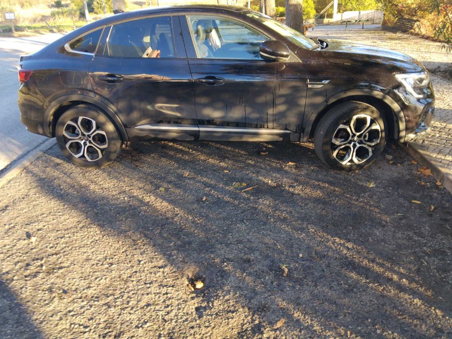 Renoult arkana ano 2023 com 23 mil klm