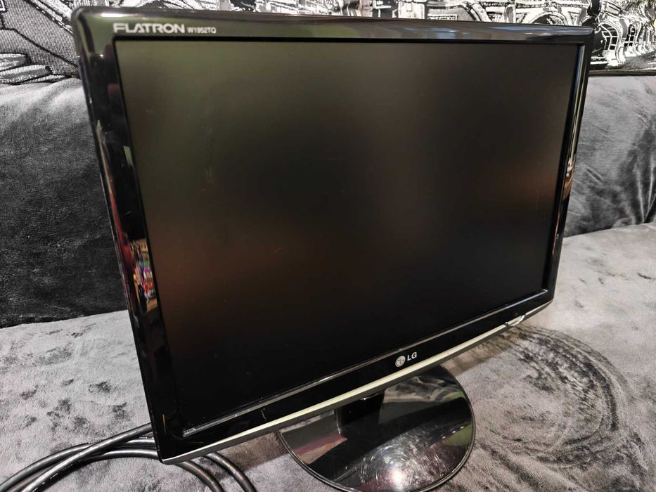 Монітор LG Flatron w1952tq. 19 Дюймів