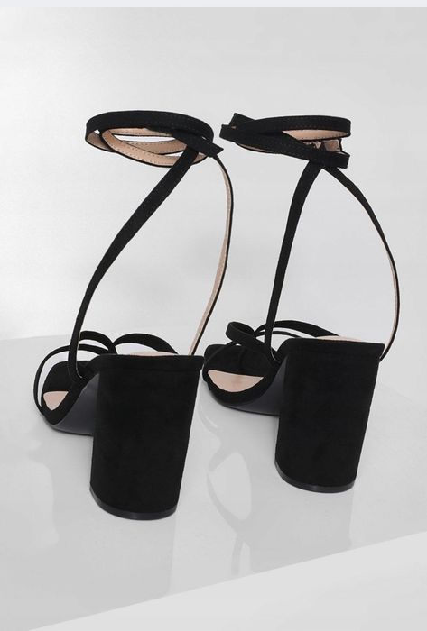 Boohoo czarne sandały Słypek _37