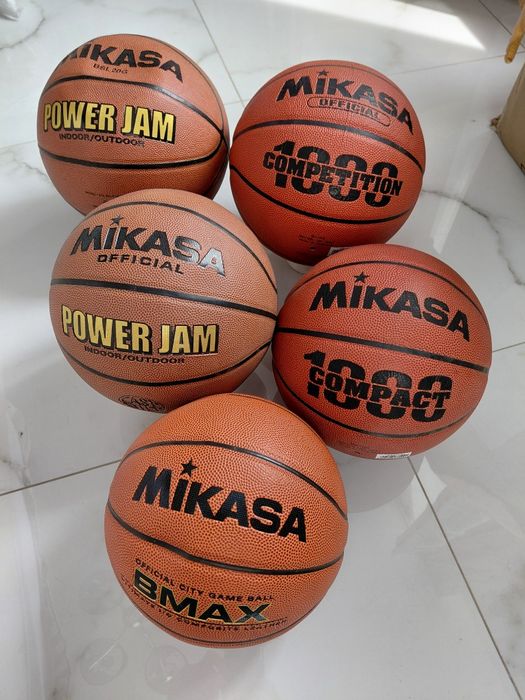 М'ячі баскетбольні взуття футбольне баскетбольне мячі волейболні футза