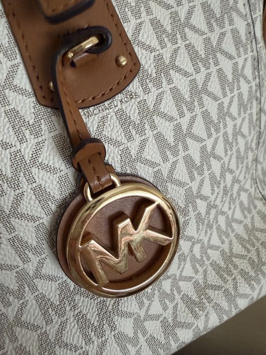 Mala Michael Kors