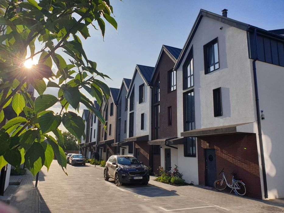 Таунхаус під чистову обробку в Києві. Жуляни. 89 м2