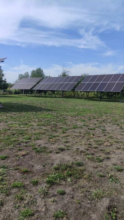 Продаж будинку з сонячними батареями на 30 квт світла