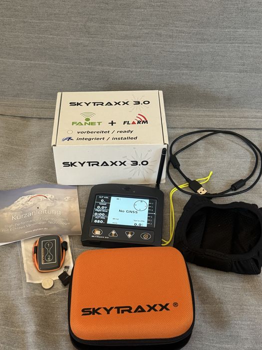Sprzedam wariometr wario SkyTraxx 3.0 Stan jak nowy Bardzo dużo funkcji Beeper solarny w gratisie