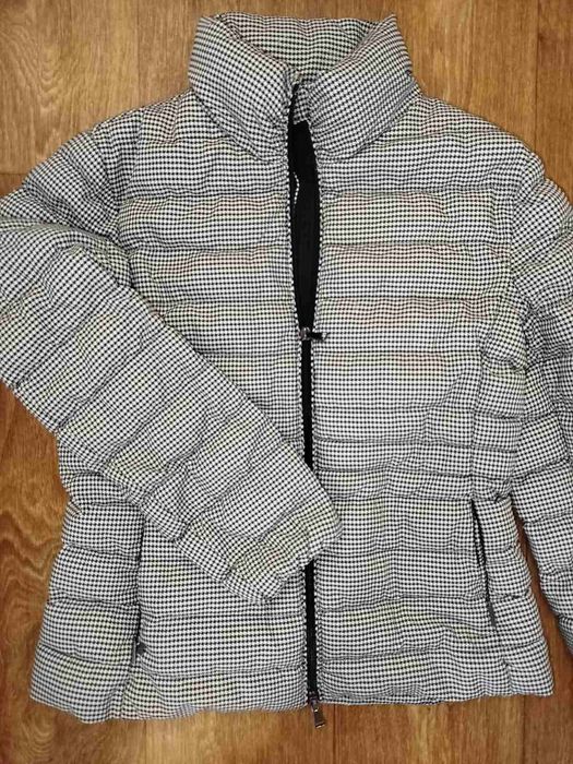 Жіноча куртка розмір 46