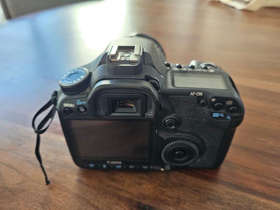 Canon EOS 40D com lente Ultrasonic 28-135mm