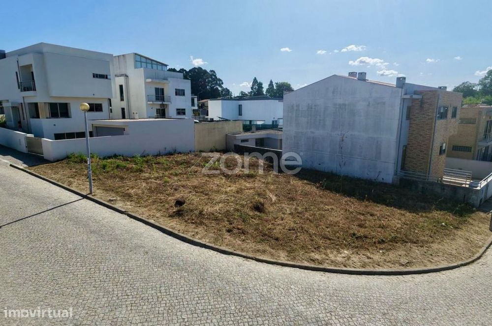 Lote Urbano para venda na Cidade da Maia