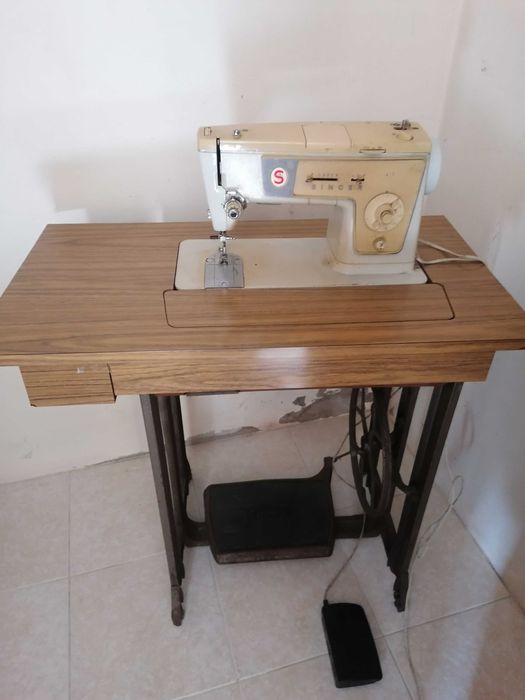 Maq. costura Singer vintage pagamento numerário no ato do levantamento
