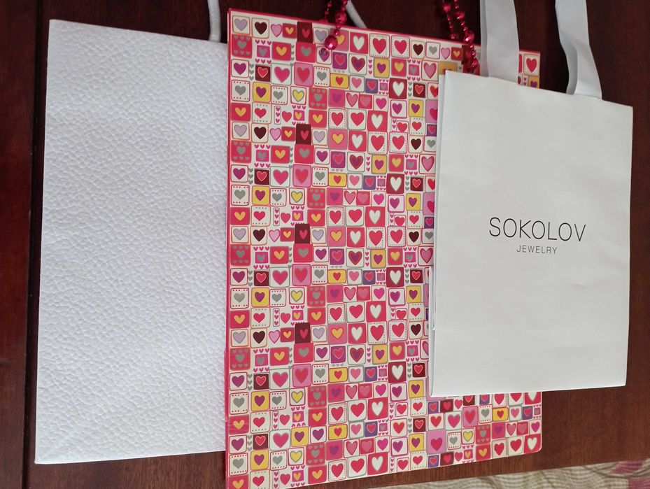 Подарункові пакети