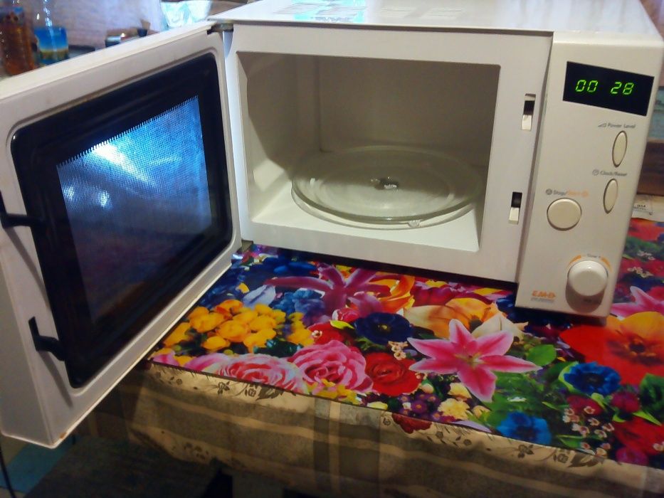 Микроволновка DeLonghi MW355 Италия