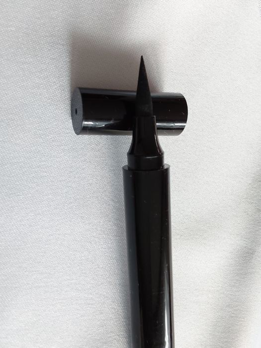 Kredka do oczu  czarny 2 w 1 Znacznik Eyeliner Płynny  Nowy